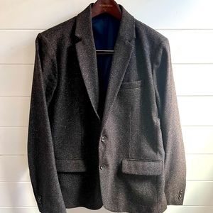 Men’s Large, Gap + David Hart, Tweed Blazer.